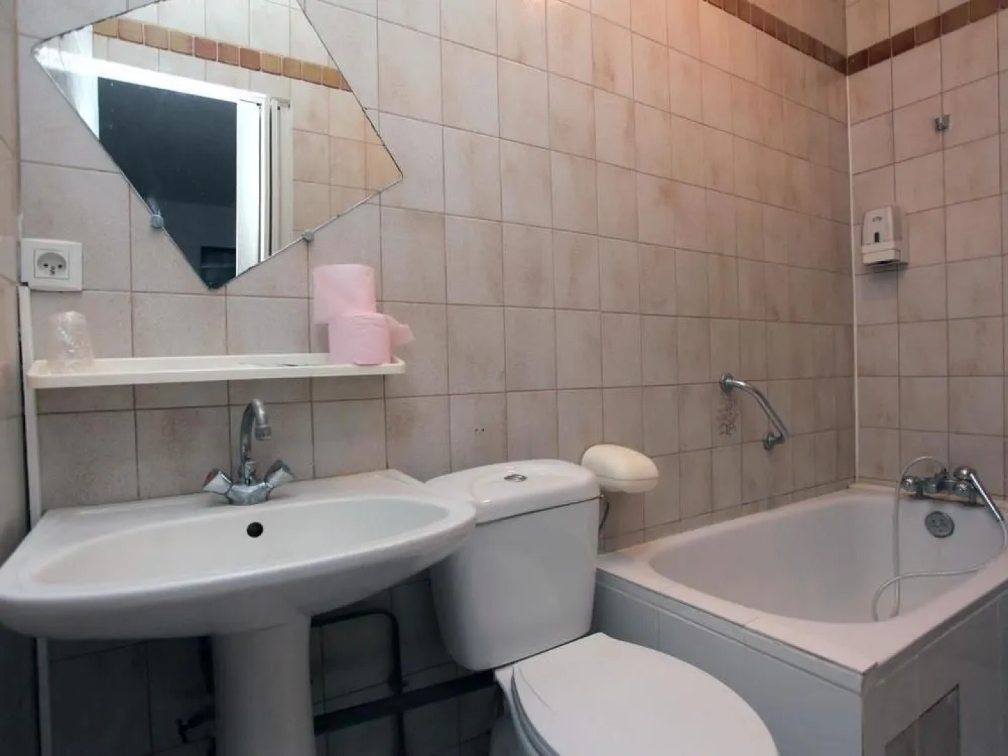 Hotel le Chapeau Rouge