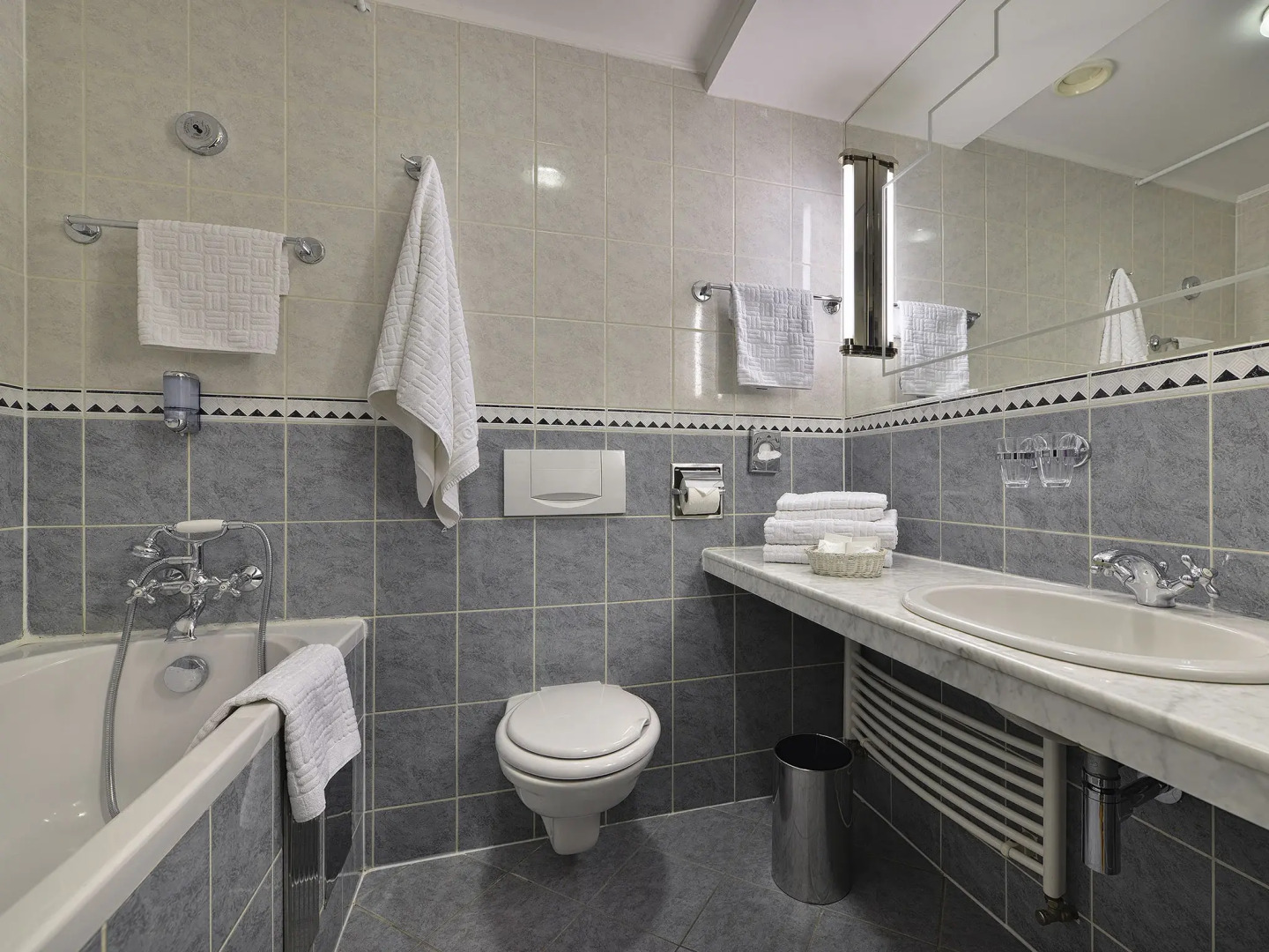 EA Hotel Royal Esprit