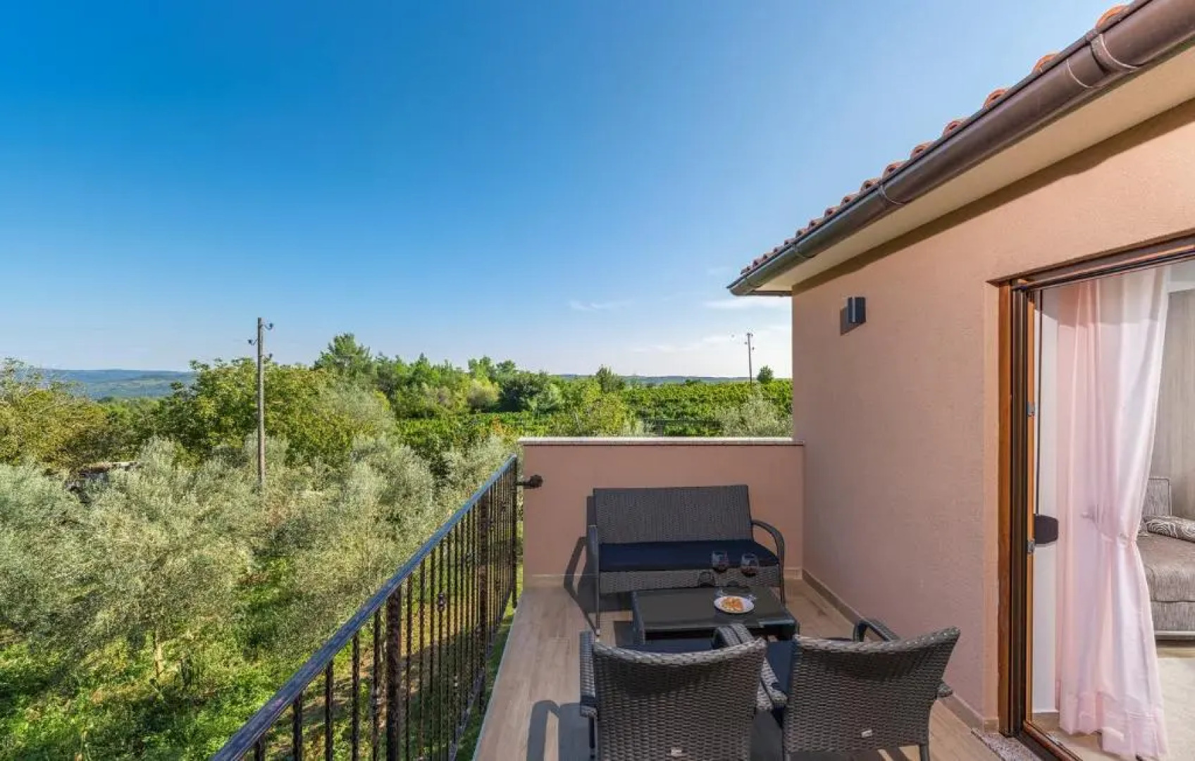 Terre Bianche with Private Pool and Whirlpool