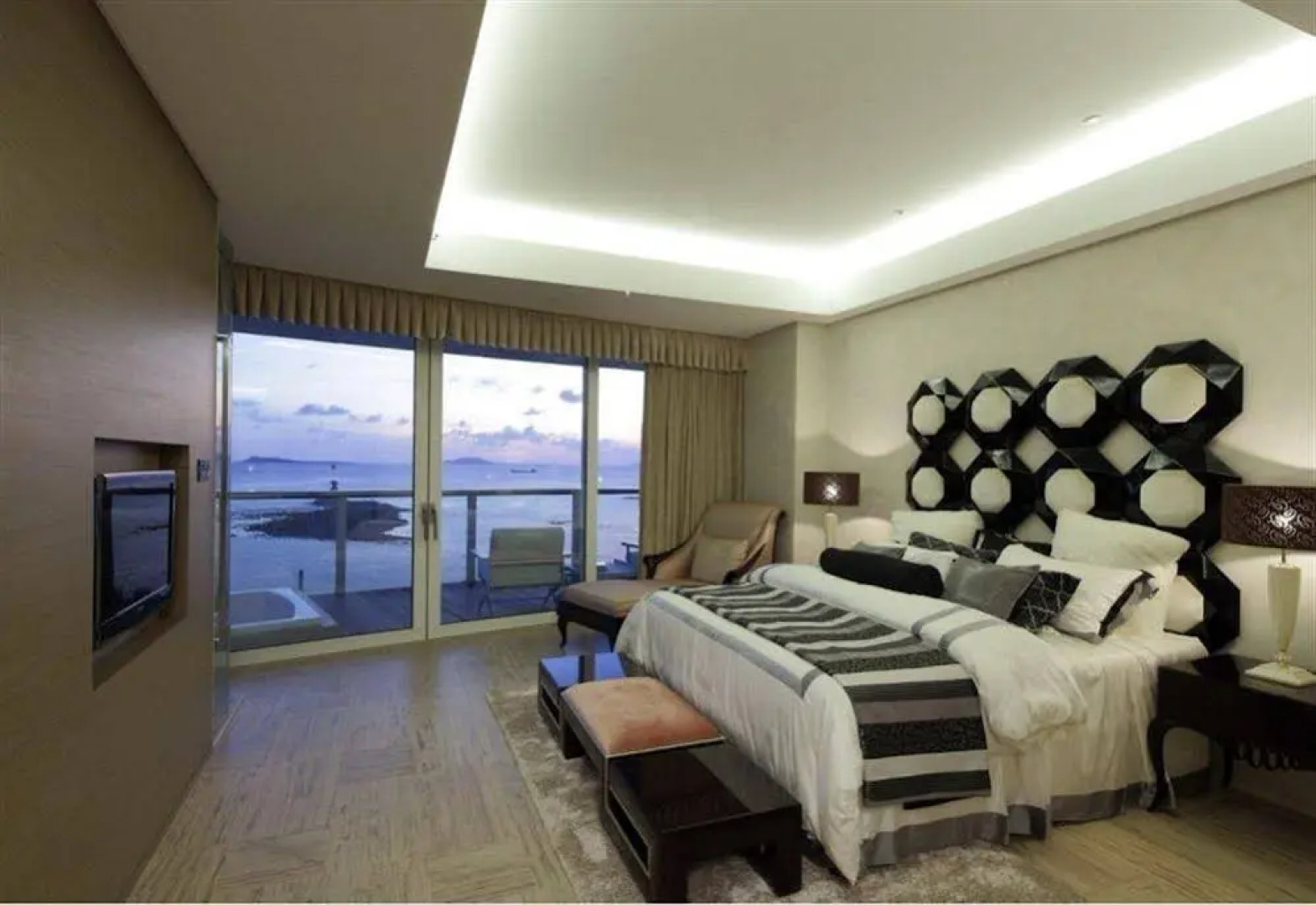 Reclusive Life Phoenix Island