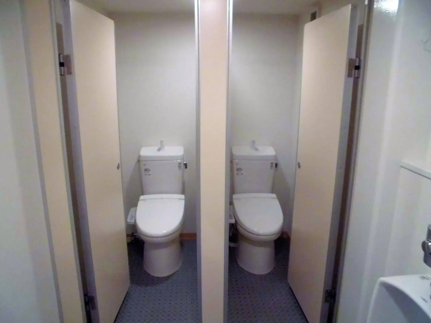 FBC Fuji Backpackers Capsule inn