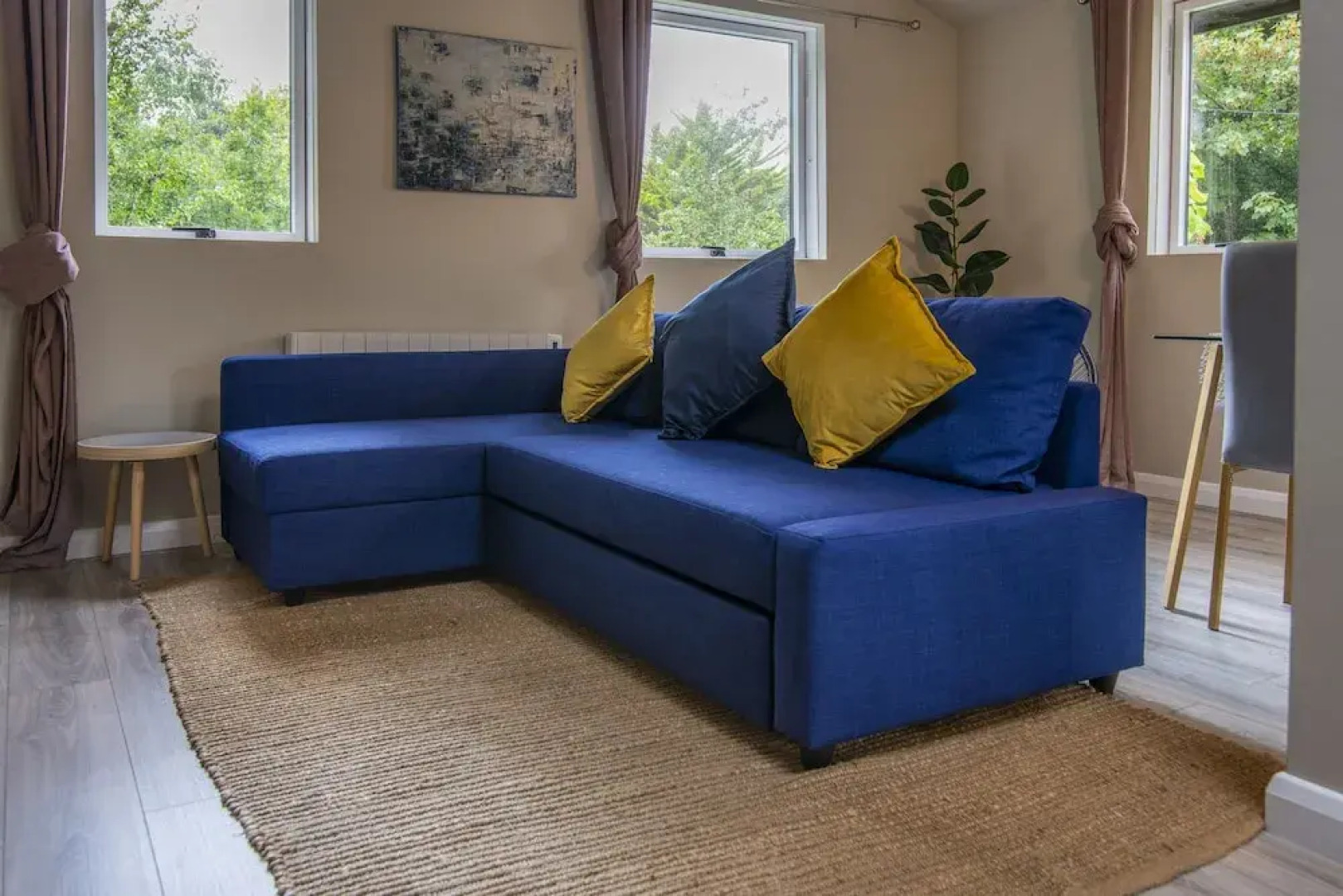 Newly Renovated, Stylish Self-catering Apartment