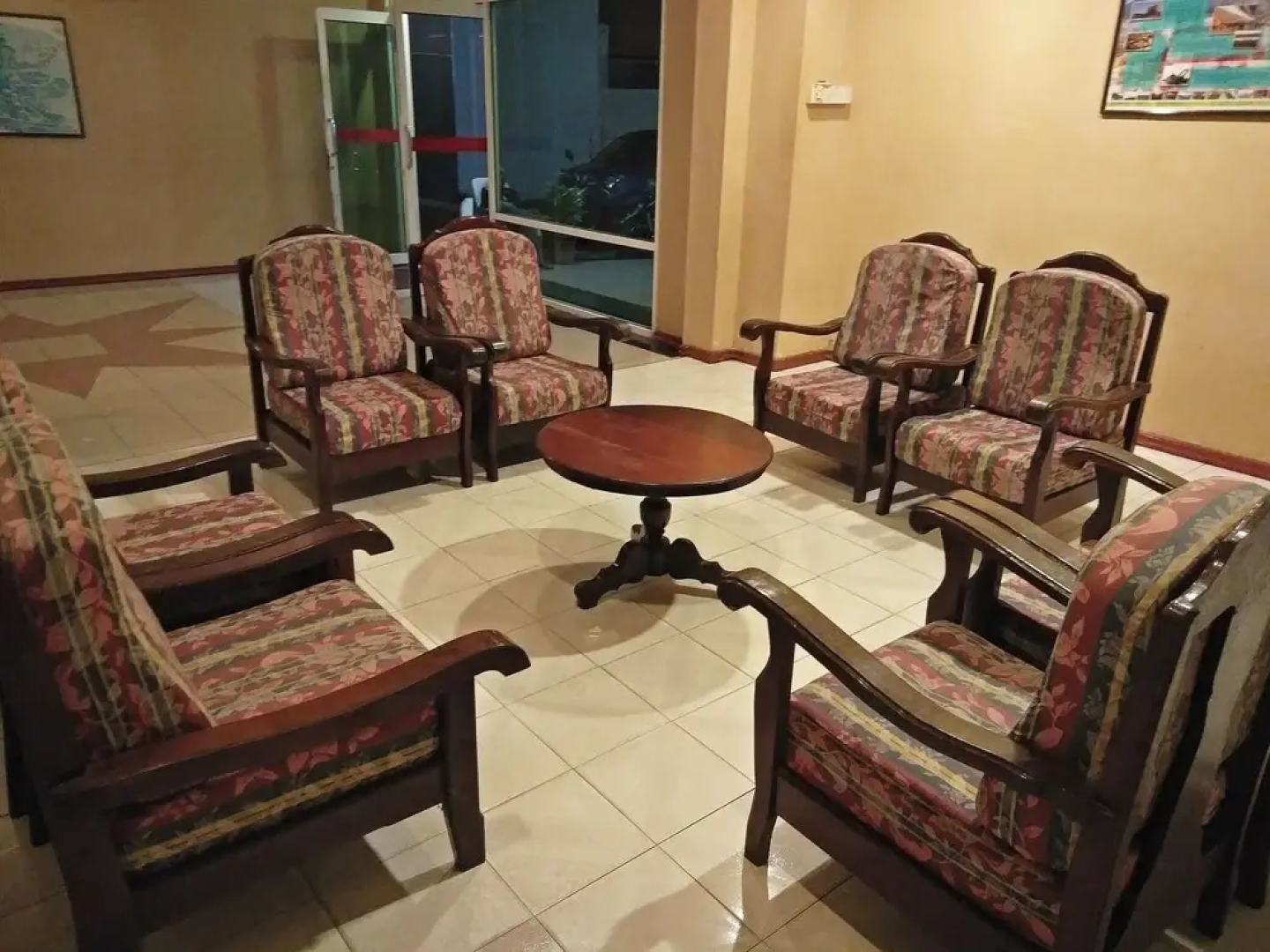 Golden Palms Hotel