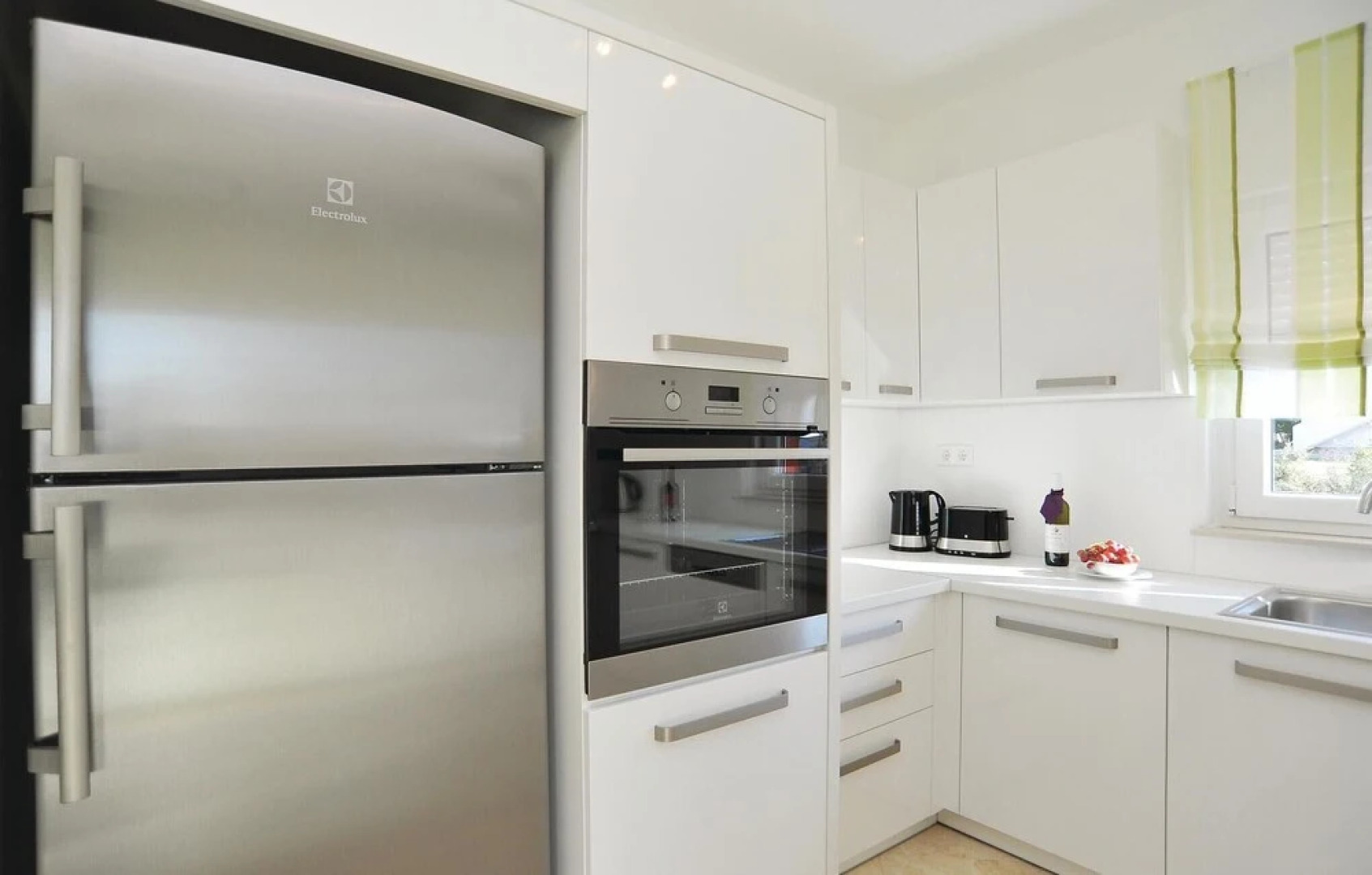 Awesome Home in Pakostane With Wifi and 5 Bedrooms