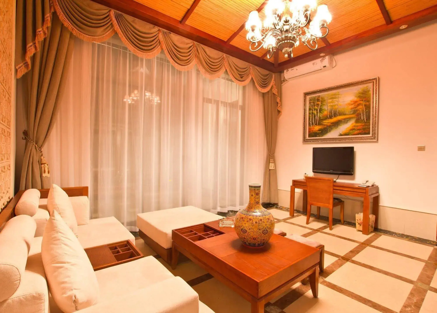 Xinglong Old Banyan Hotel - Wanning