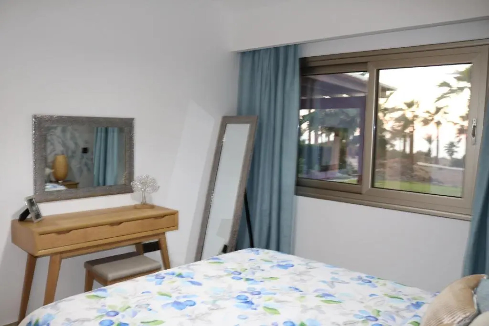 Yulya Villa By Taimoura