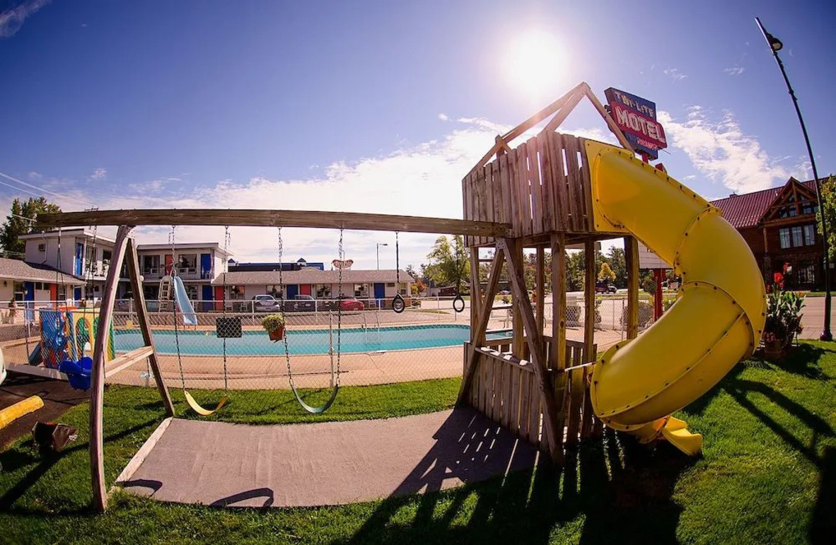Twi-lite Motel