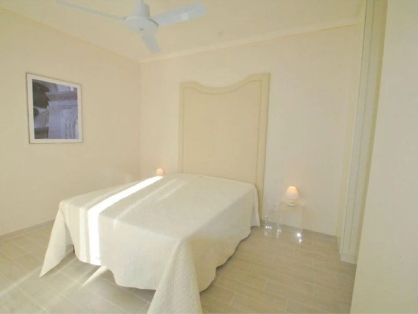 On the sea with a big terrace with seaview. Parking . SMALL SIZE ANIMALS CAN BE ALLOWED ON REQUEST.-AS 24 - MANNELLI