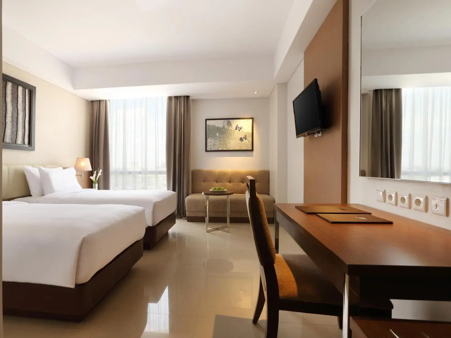 Santika Premiere Kota Harapan Indah