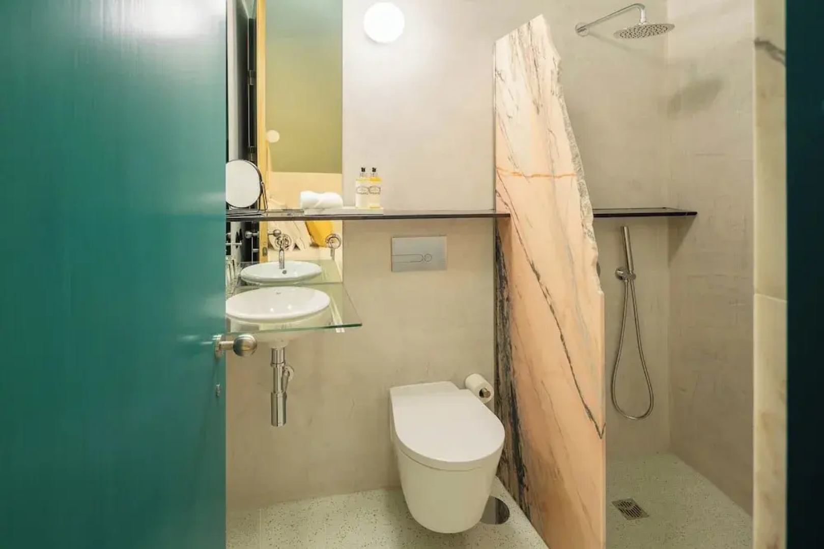 Covelo - The Original Rooms and Suites
