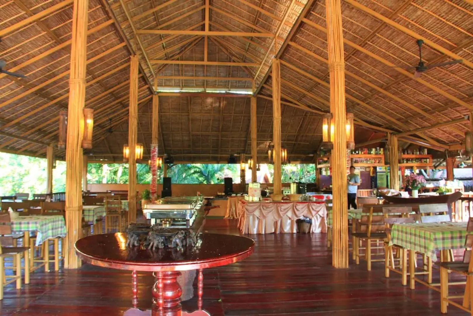 The Hub Erawan Resort