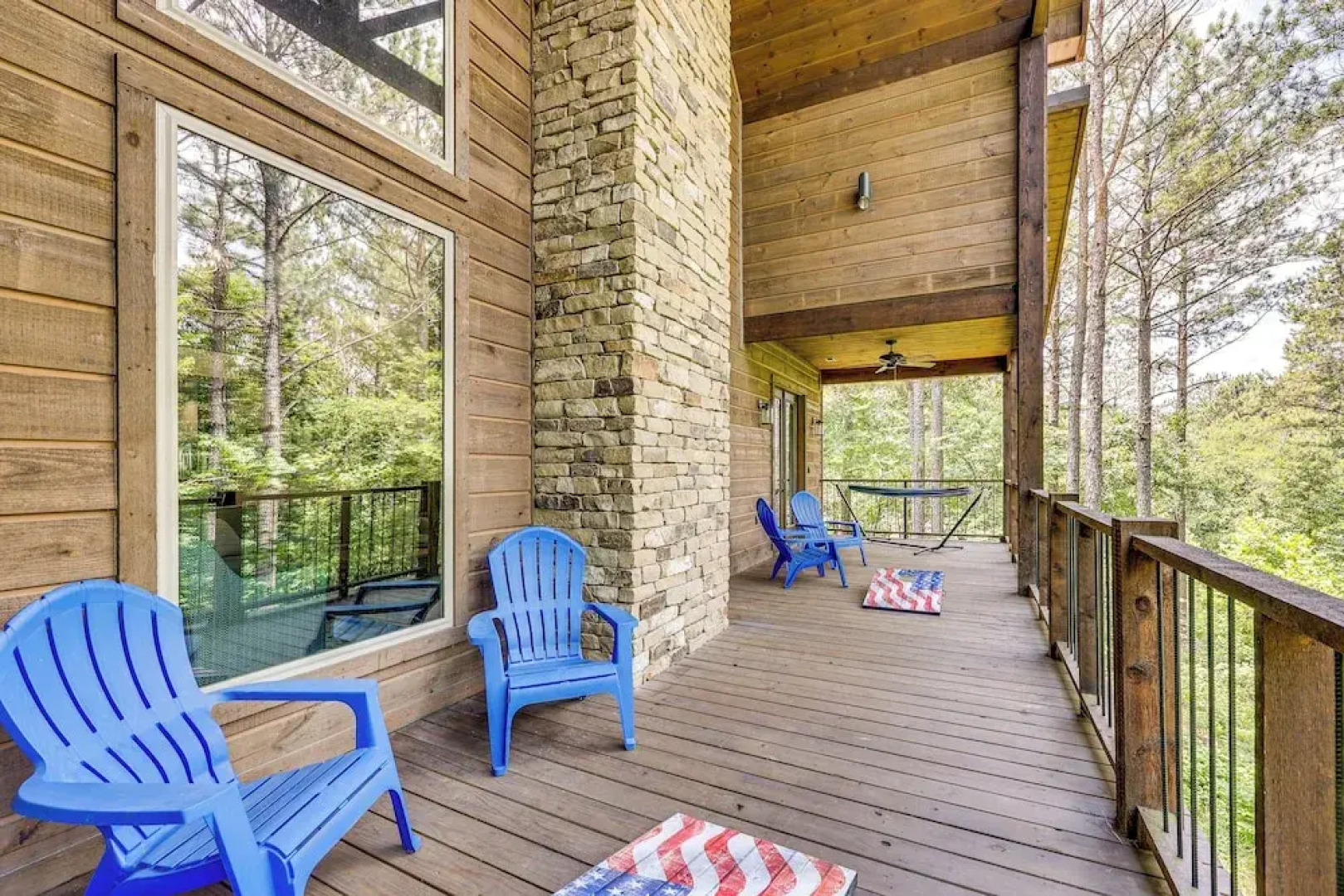 Cozy Cabin w/ Hot Tub ~ 5 Mi to Broken Bow Lake