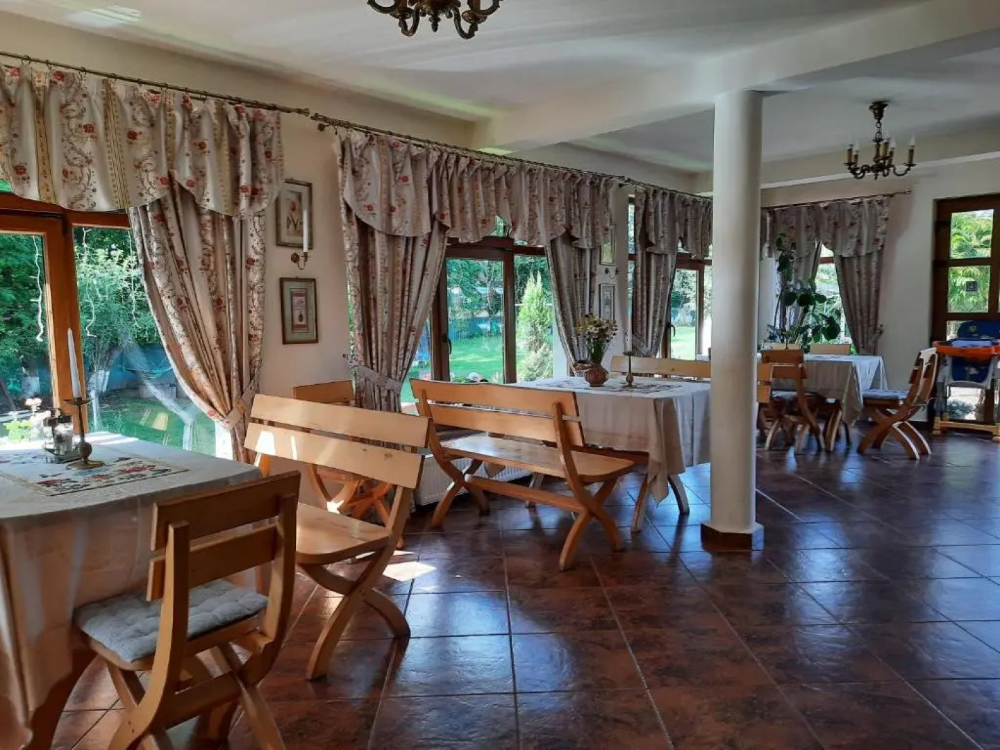 Pensiunea Poiana Avrigului