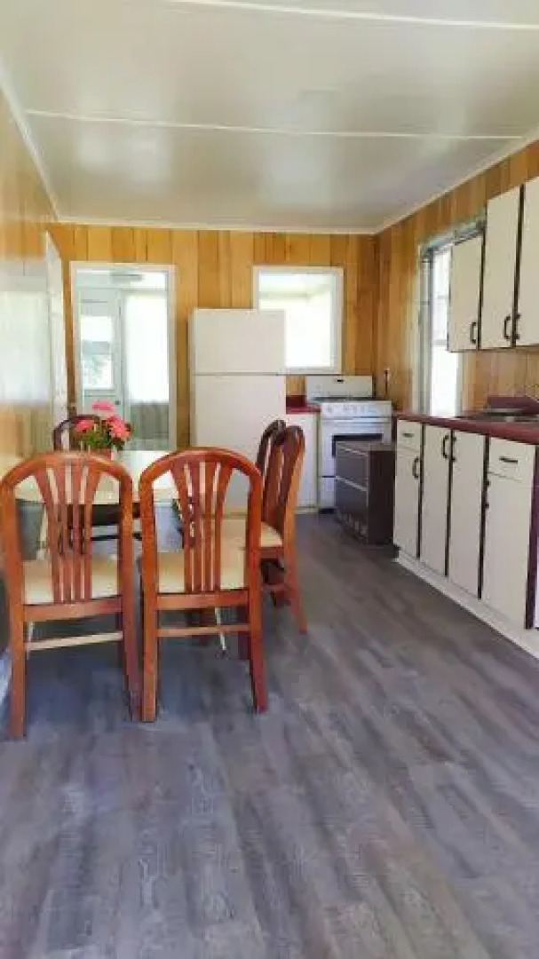 Lunge Haven Cottages & Boating Club