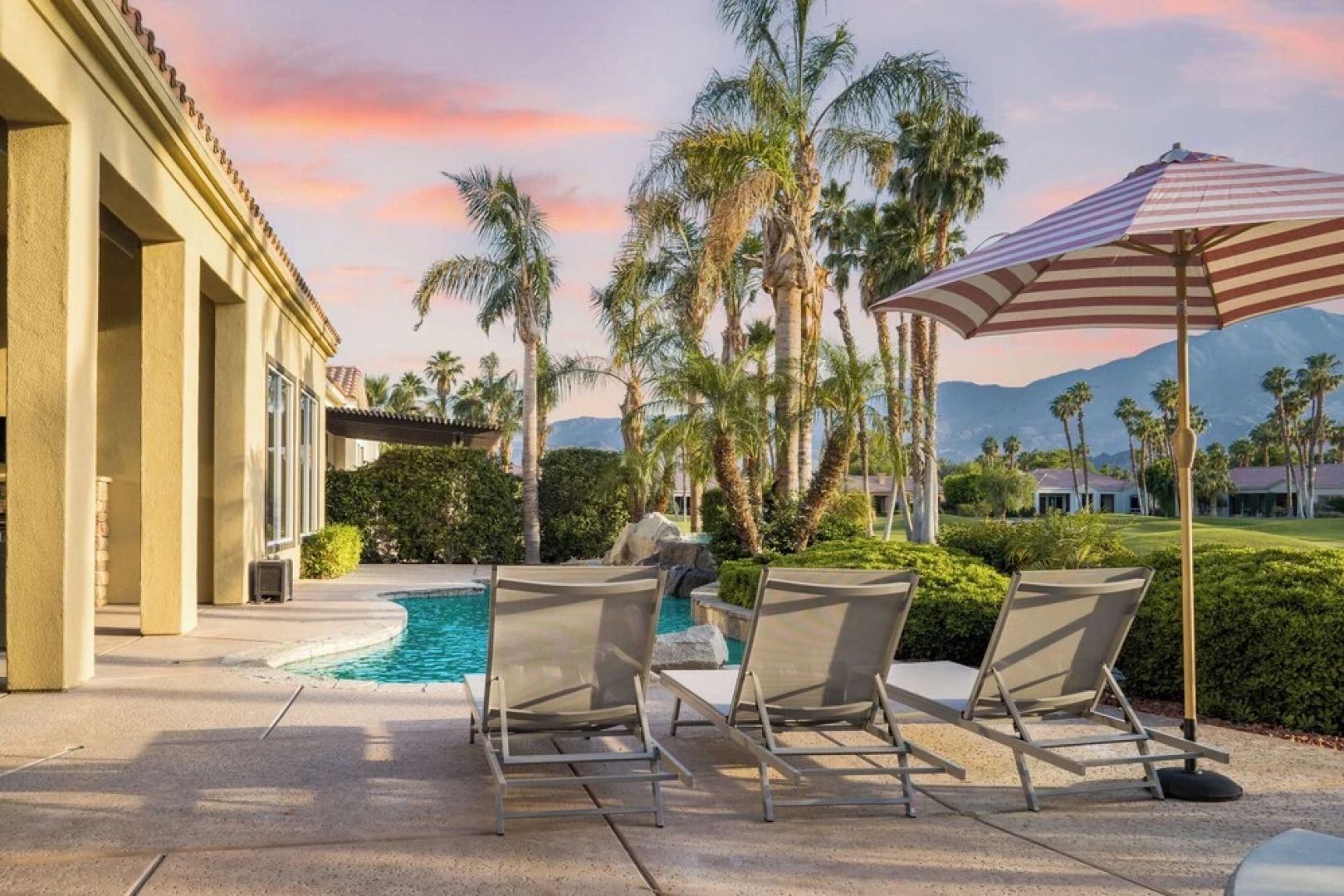 Monroe by AvantStay | Walk to Coachella! Golf Course Getaway | Sleeps 12!