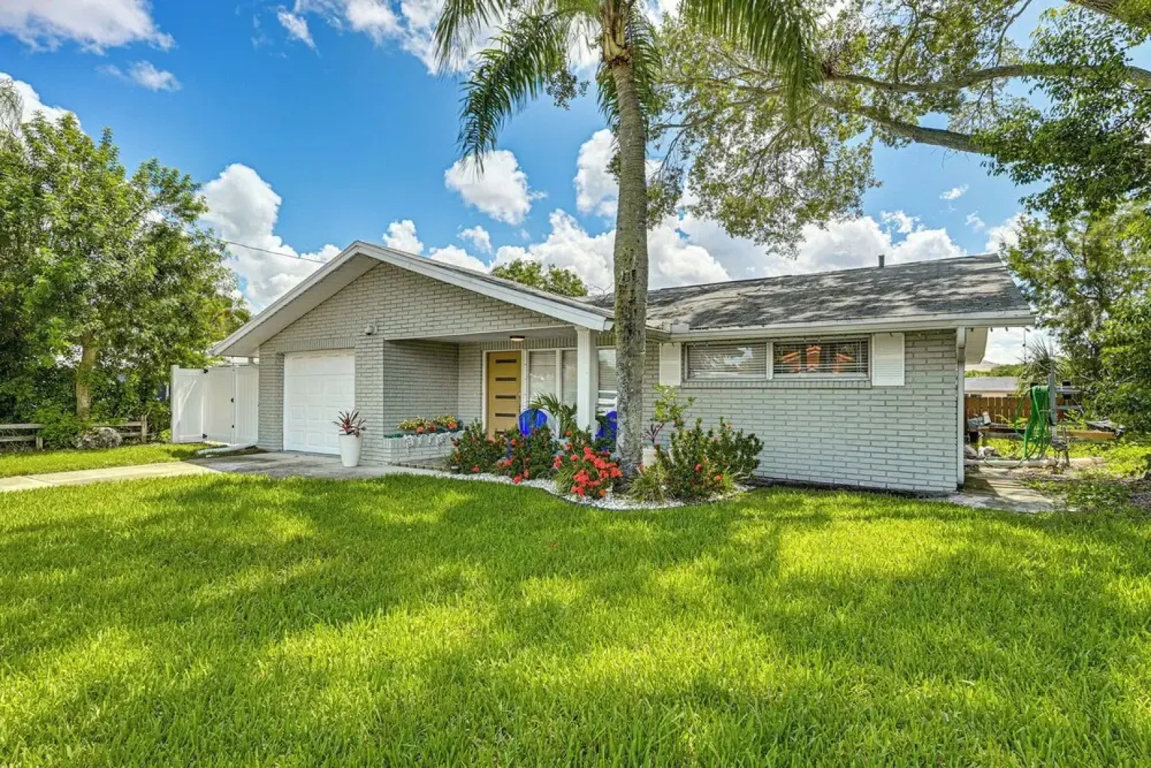 Swim, Fish & Relax: Port Richey Gem w/ Yard!