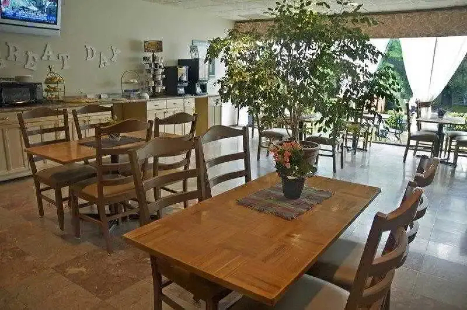 The Avenue Hotel