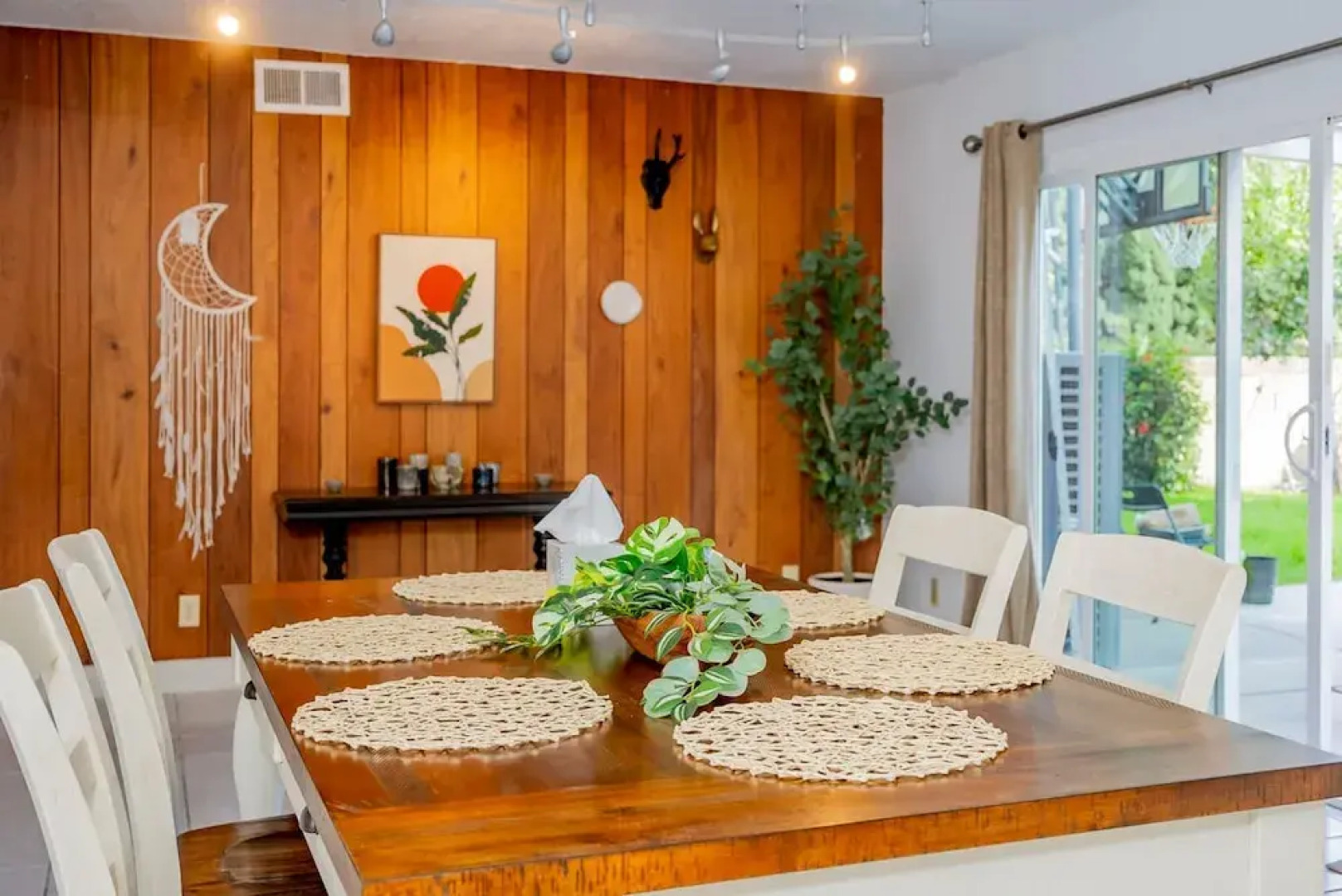 Serene Retreat With Modern Comforts in San Gabriel