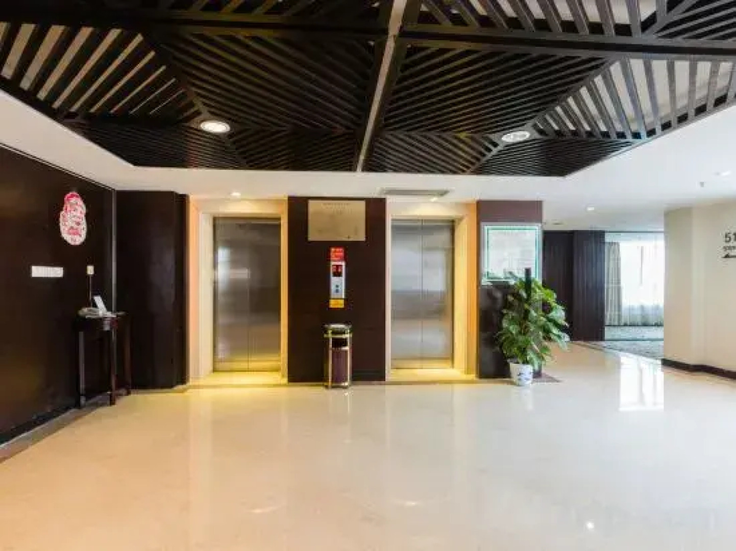 Xihai Hot Spring Holiday Hotel