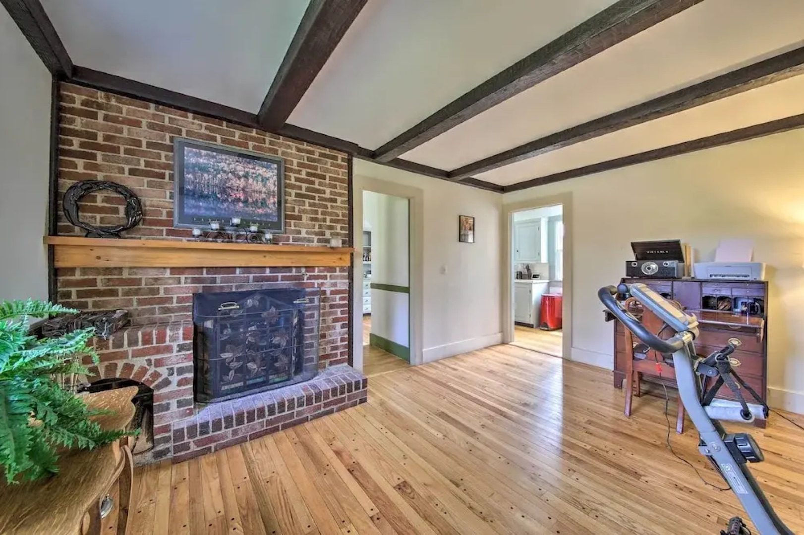 Cozy Colonial Home w/ Bay Access & Water View