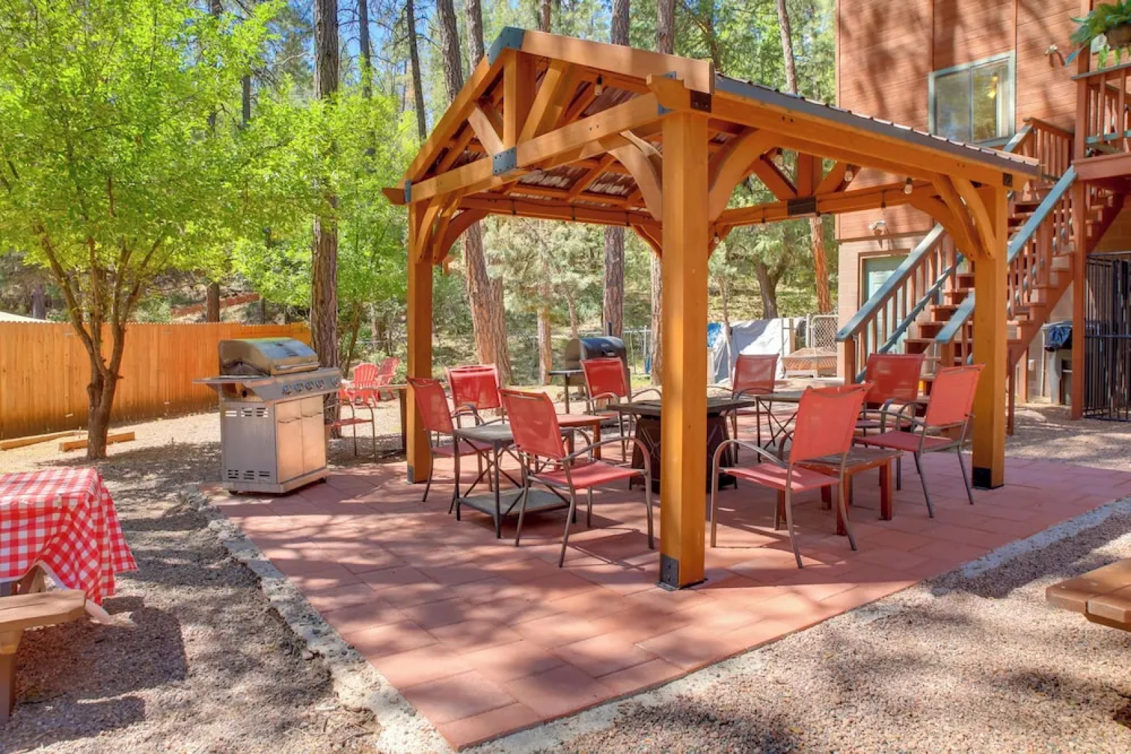 Relax Fireside + Play Games! Hikers Haven in Pine
