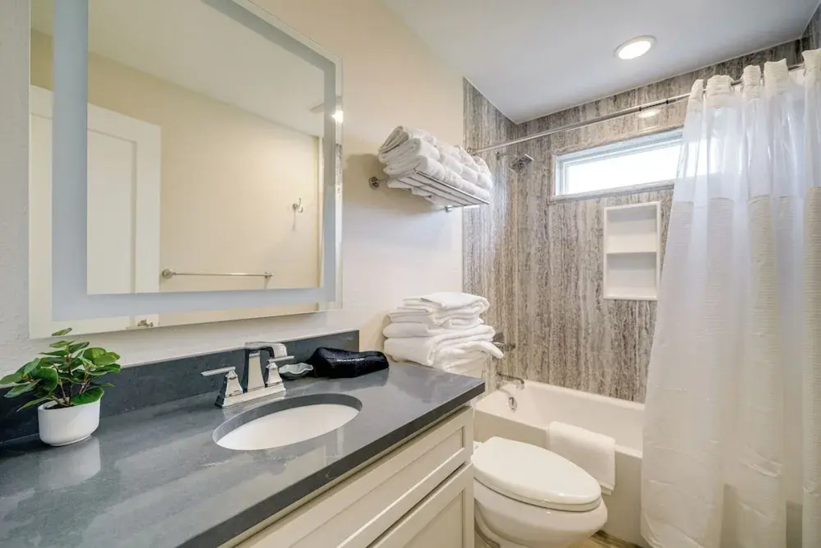 Private Dock & Beach Access: Outer Banks Area Home