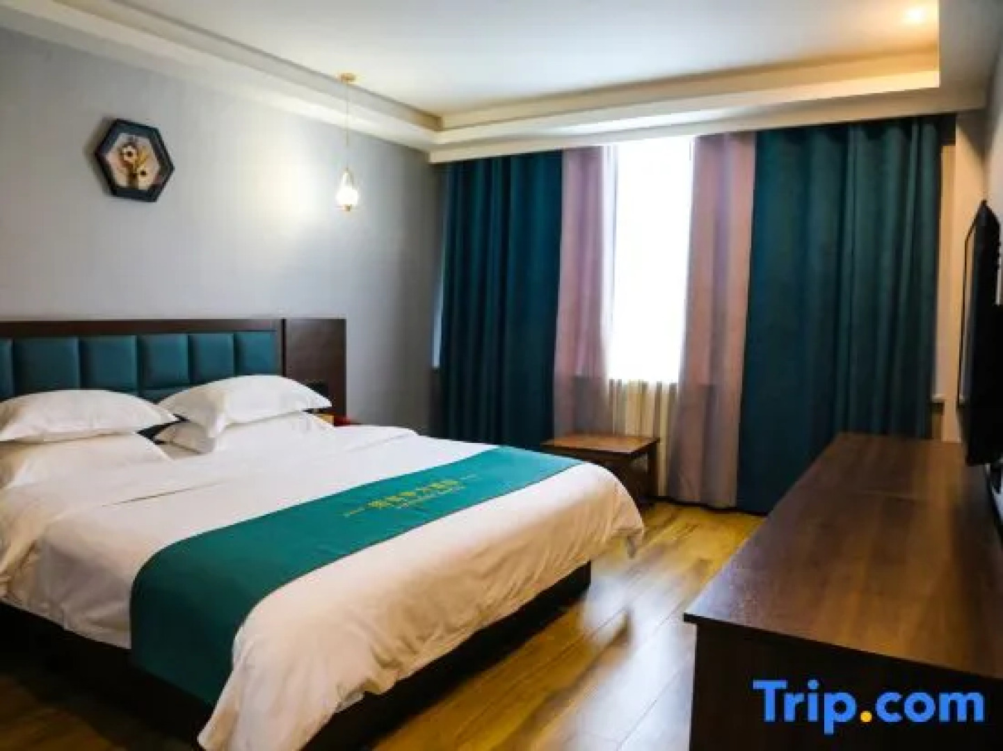 Yushu jiegu temple hotel