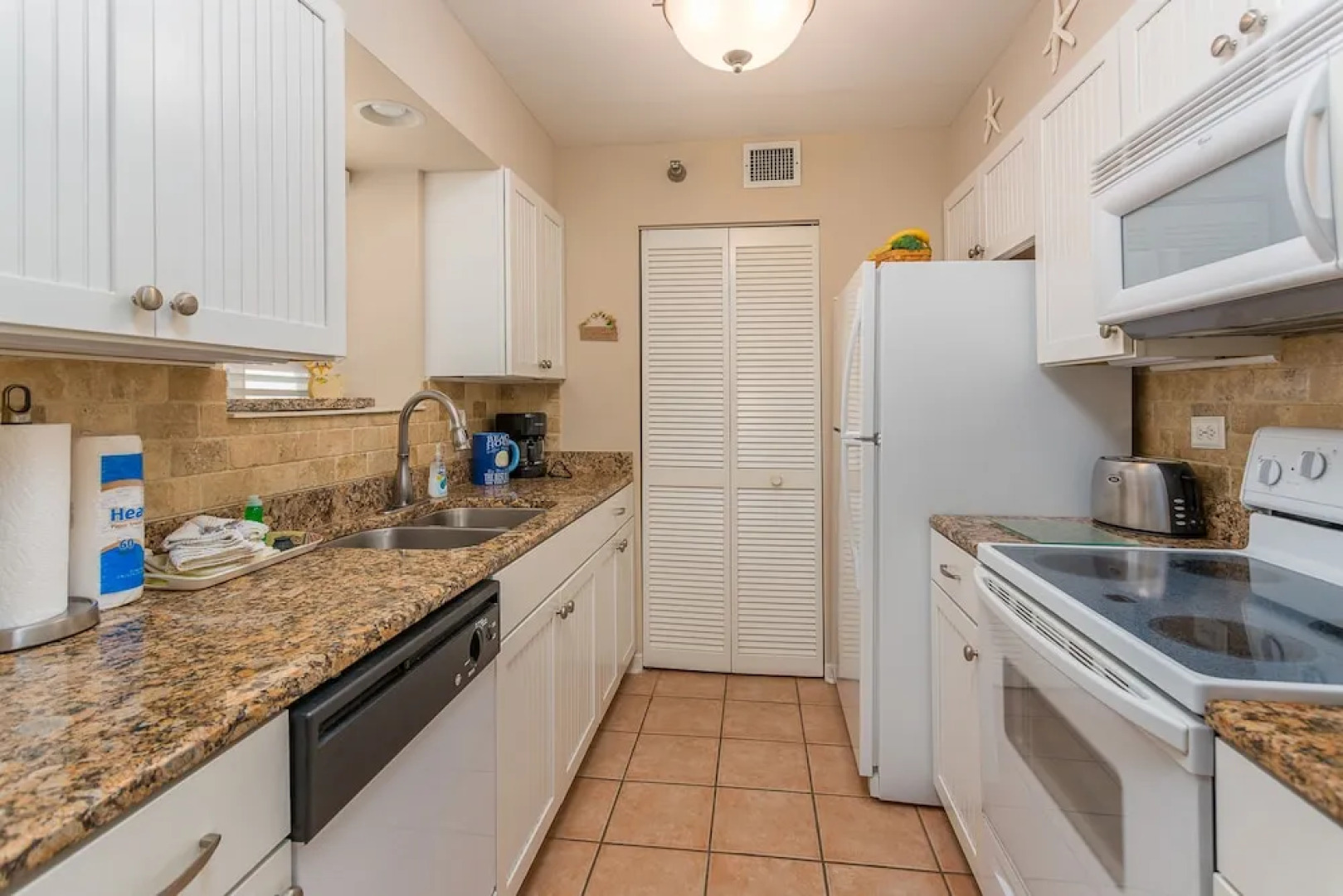 Hodnett Cooper's Beach Club