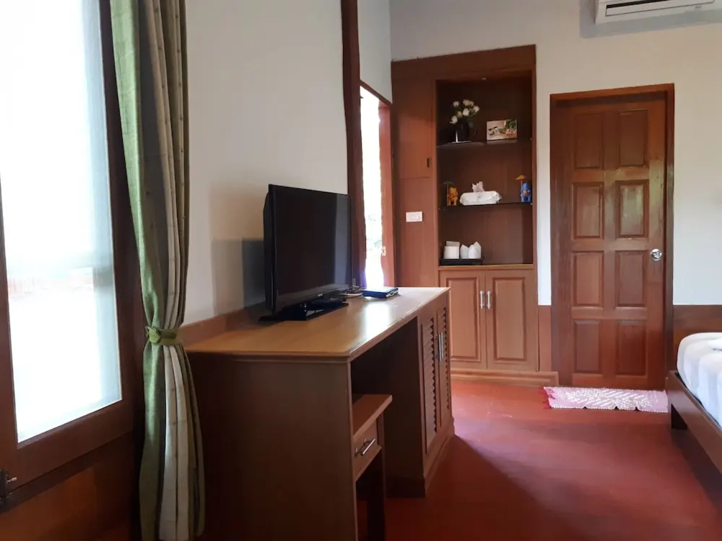 Baan Suansabaijai Resort