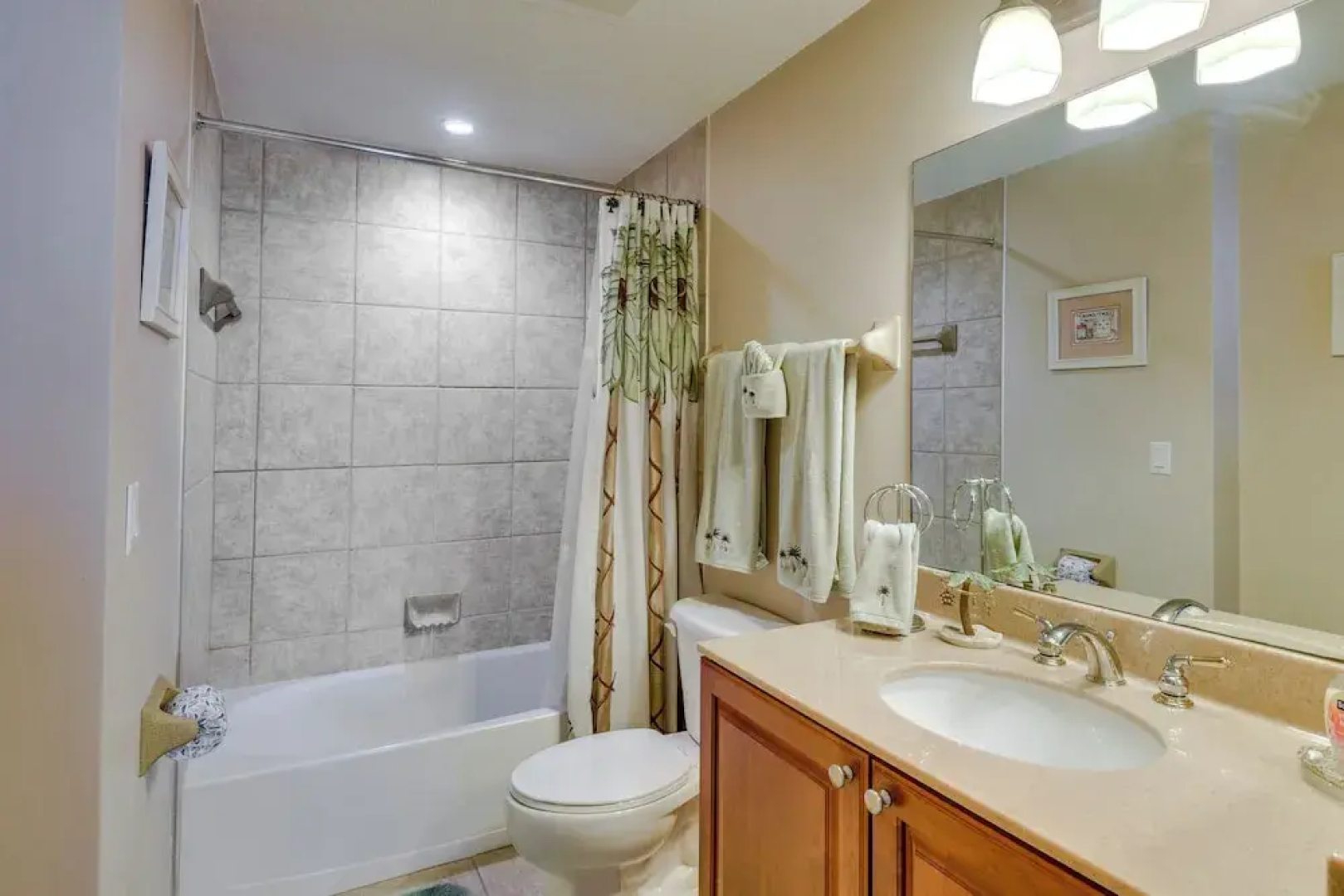 Daytona Beach Condo: Pool Access, Oceanfront