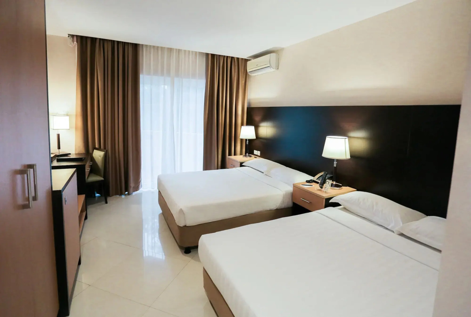 The Lake Hotel Tagaytay