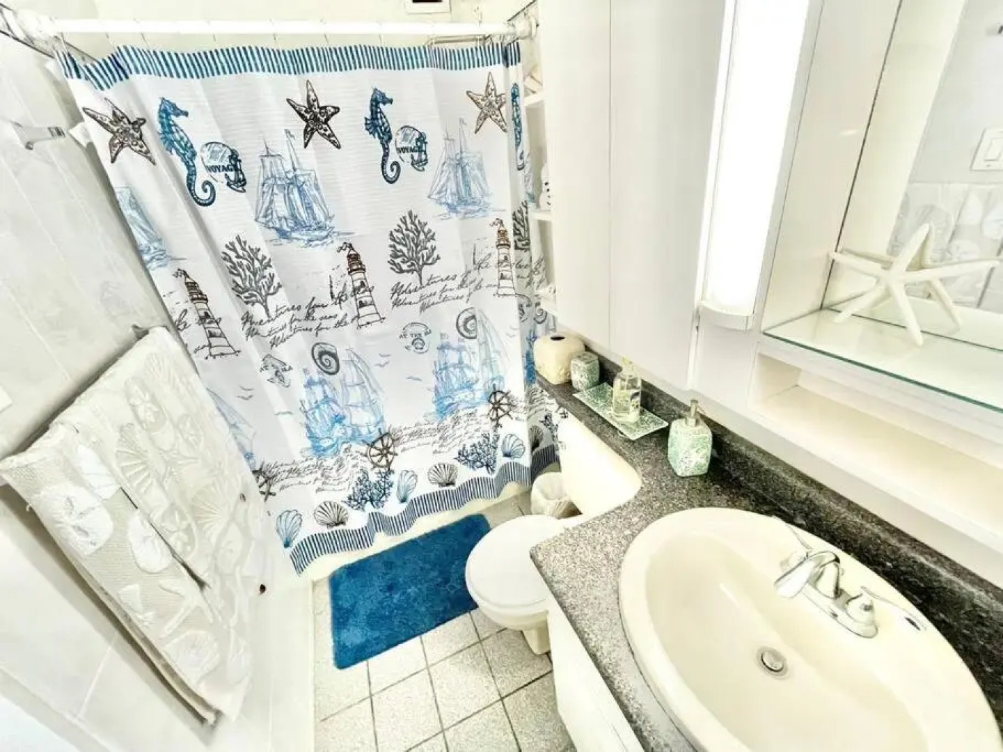 Blue Marine Apartment