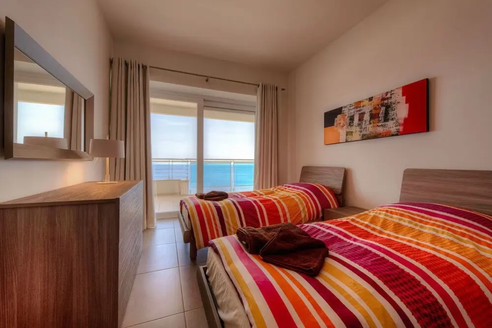 Seafront Luxury Apartment With Pool