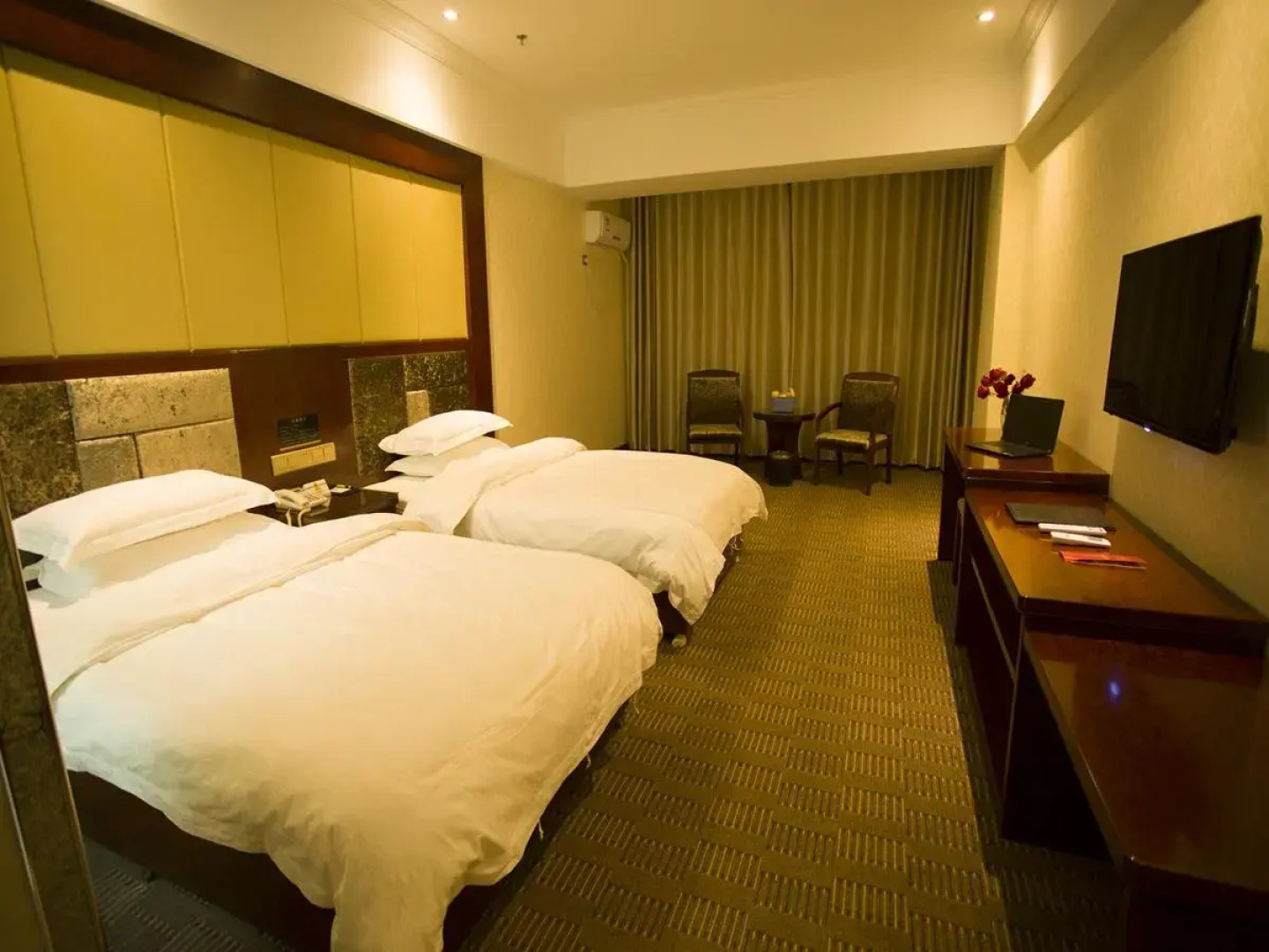 Super 8 by Wyndham Qitai Tuan Jie Nan Lu