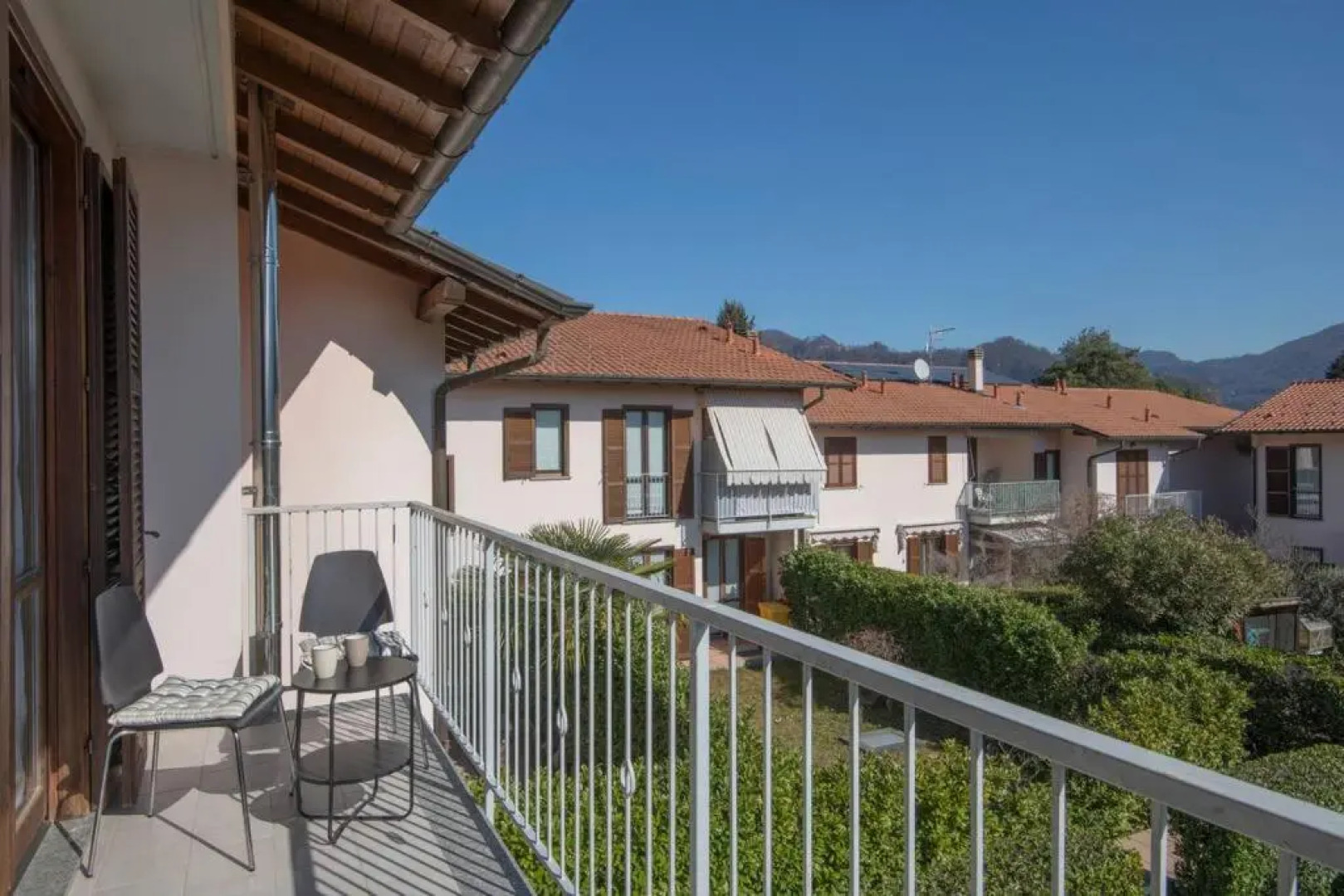 Beach on the Lake and Pet Friendly, ZARA HOUSE