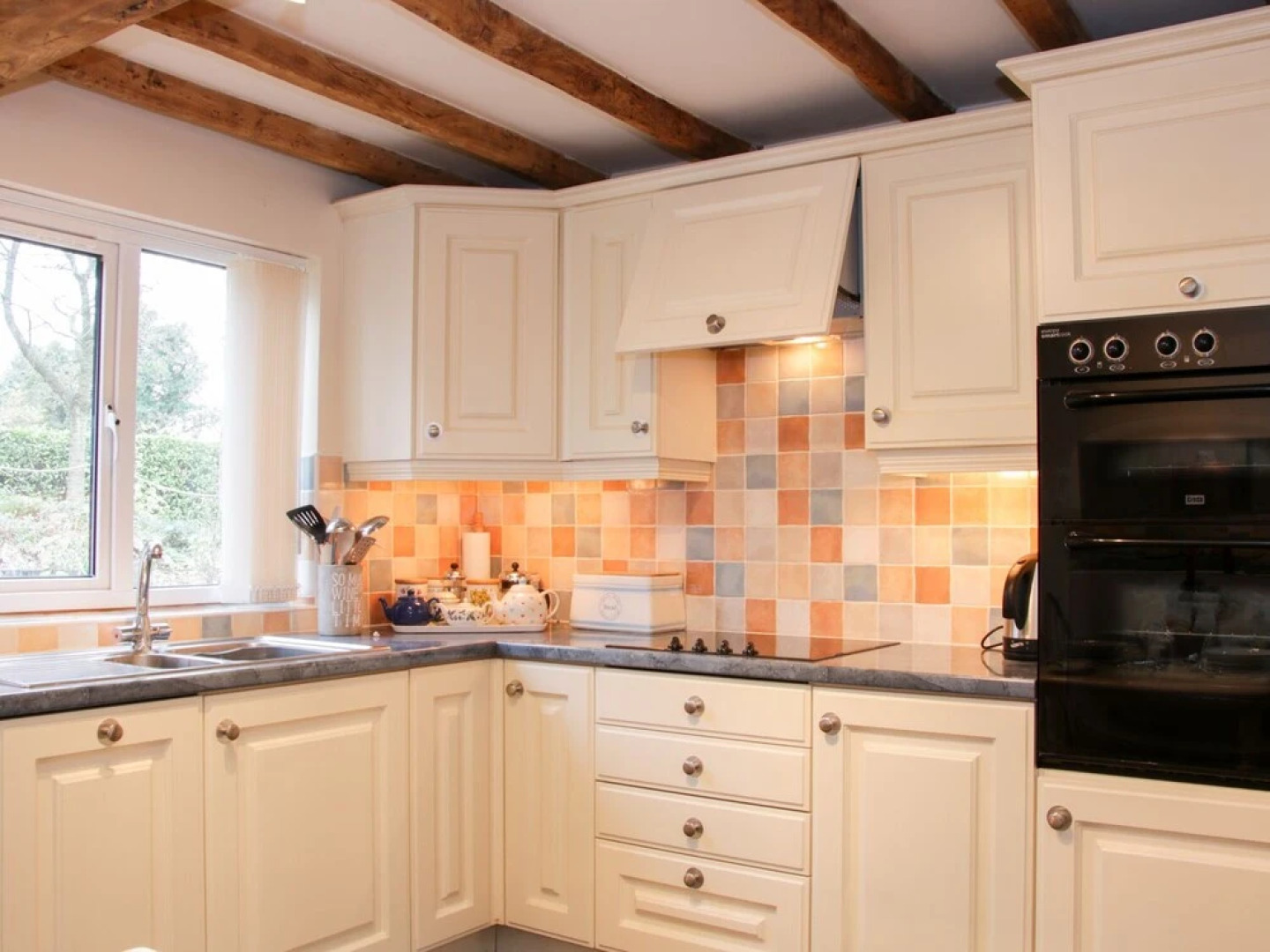 Cream Door Cottage, Kidderminster