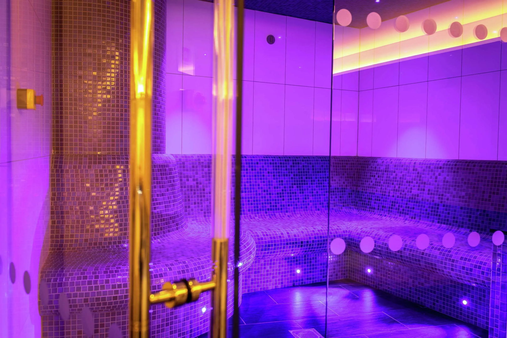 Lincoln Plaza London, Curio Collection by Hilton