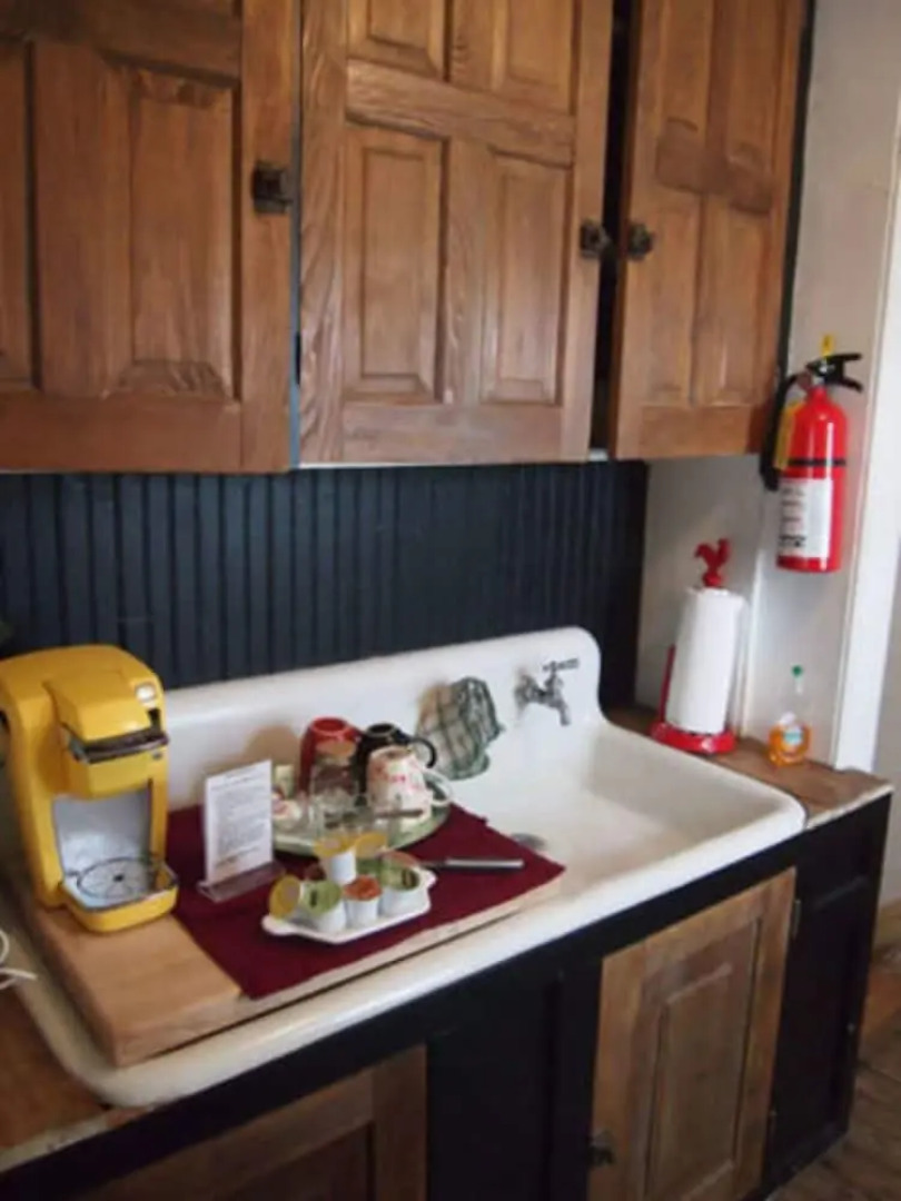 The Maid's Quarters Bed Breakfast & Tearoom