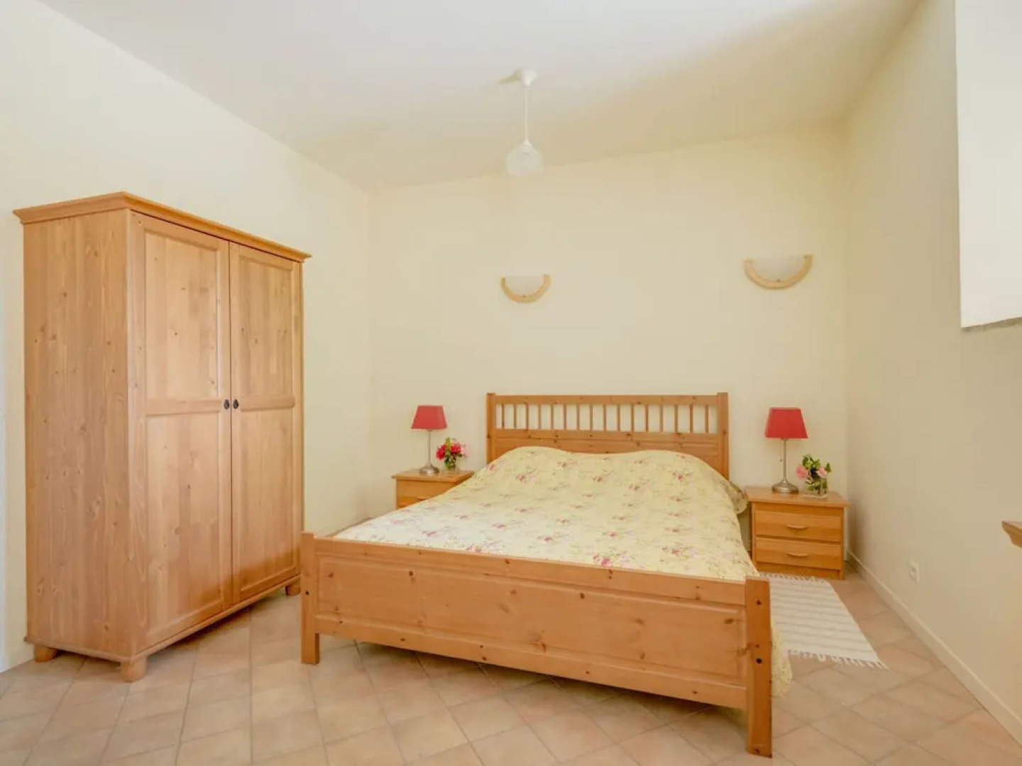 Secluded Holiday Home in Rustrel With Swimming Pool