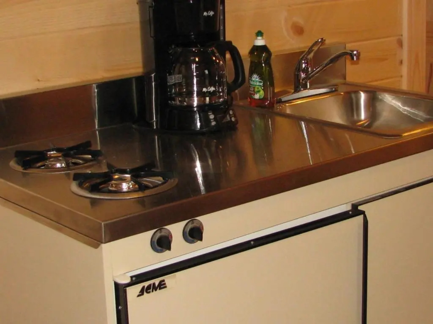 Pine Knoll Lodge and Cabins, Inc.