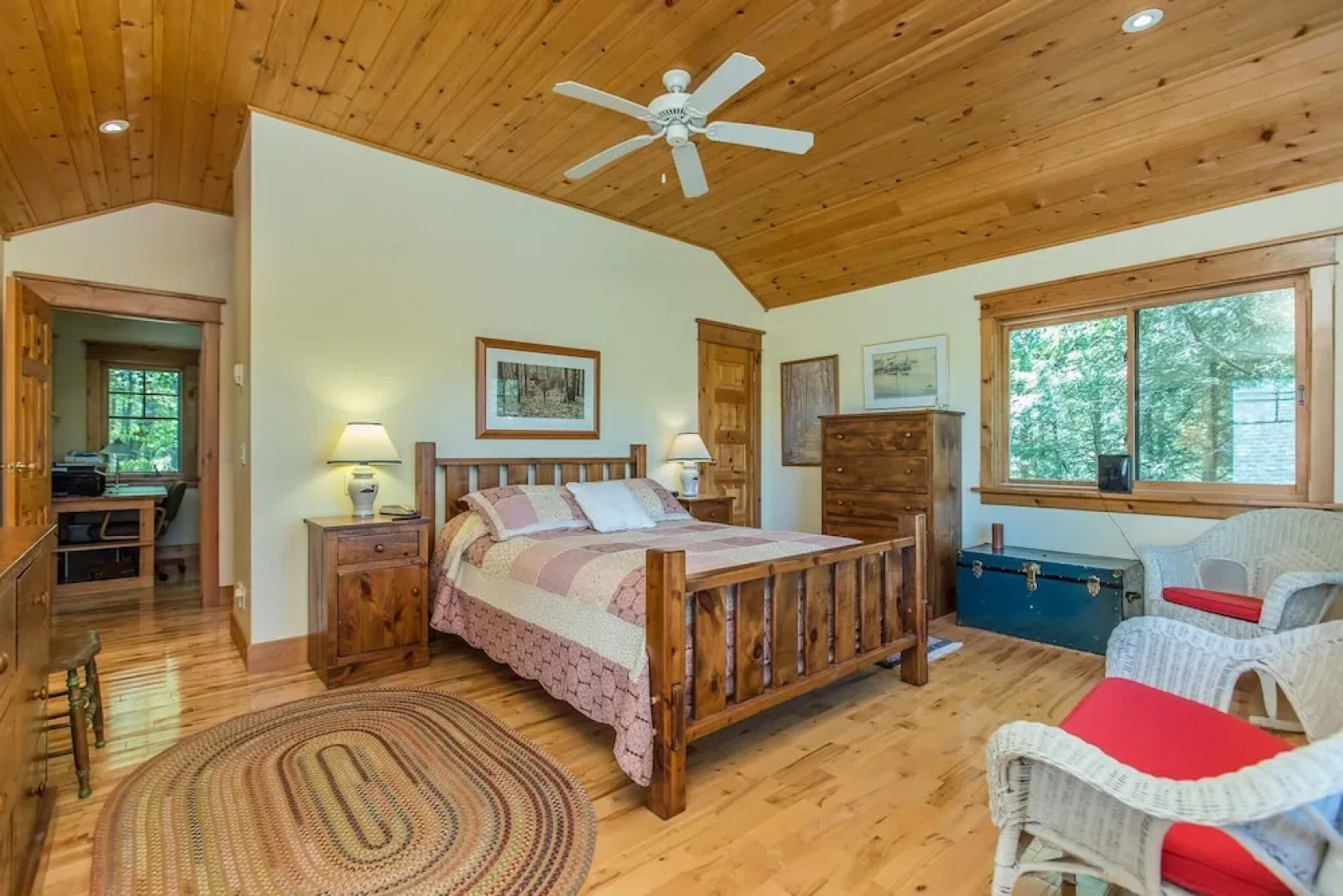 Sunset Dreams A Lovely 4 bed 3 bath family cottage on Lake Rosseau