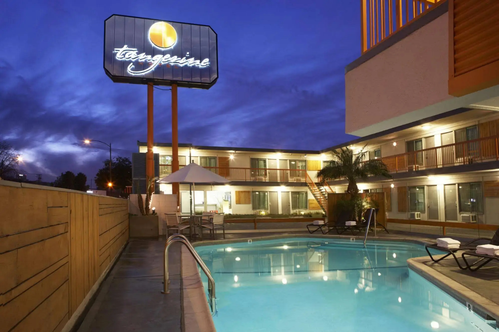 The Tangerine - A Burbank Hotel