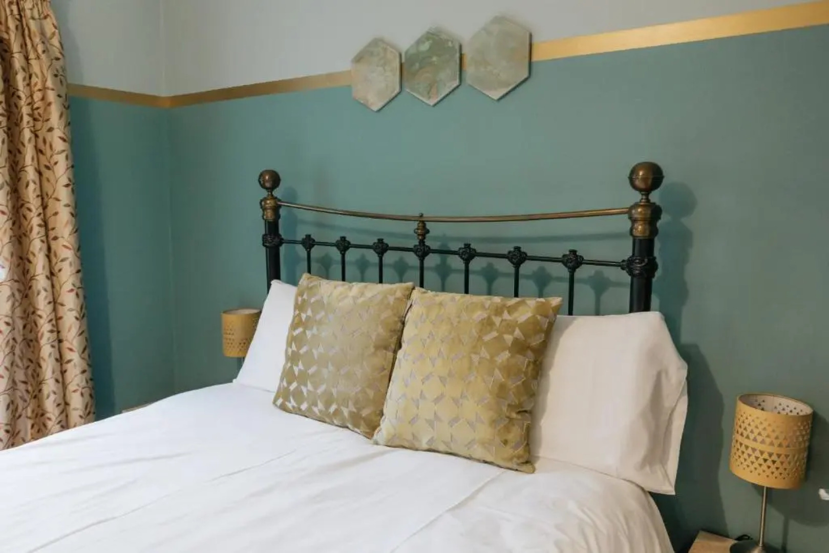 GWYNANT BACH - Cosy 2 Bed Bungalow Cottage in Snowdonia National Park, Conwy, North Wales