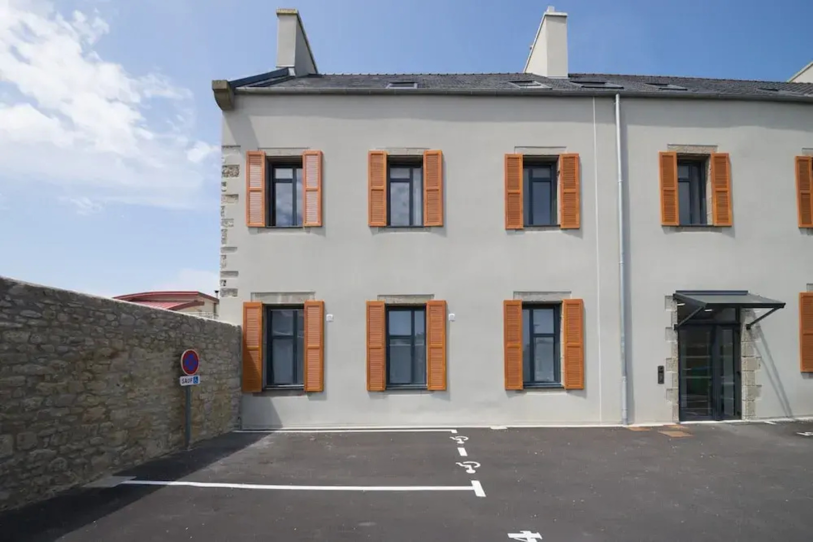 Beautiful Apartment With sea View