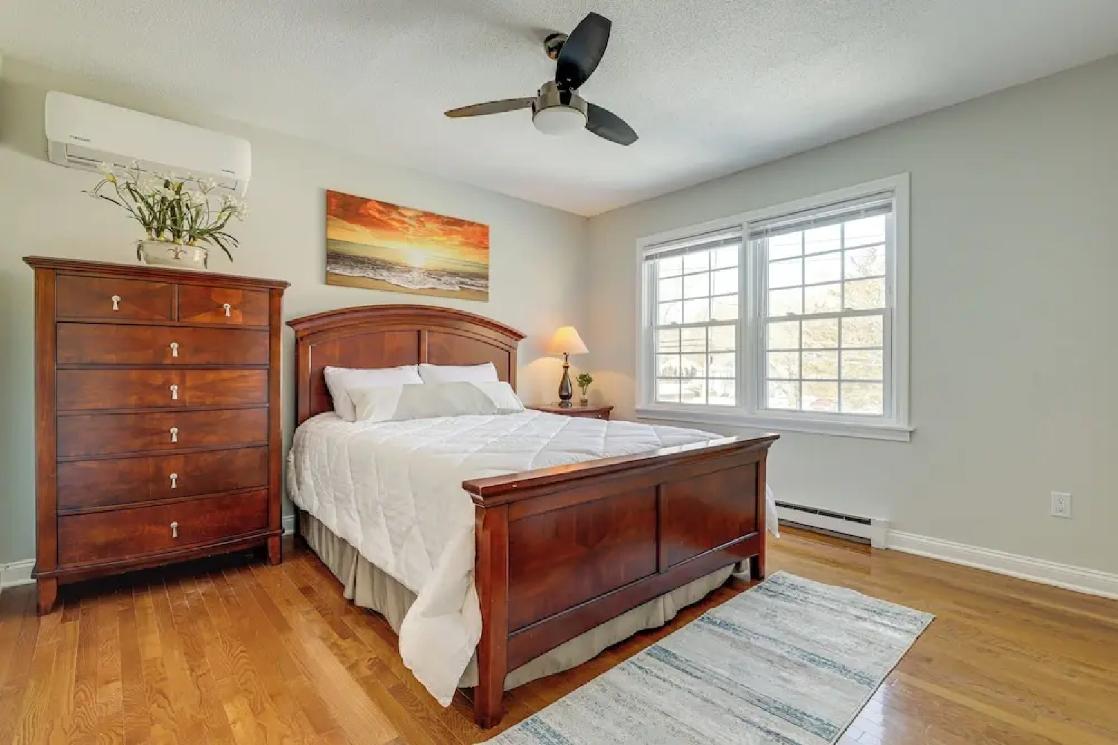 Niantic Duplex w/ Deck < 1 Mi to Beach + Boardwalk