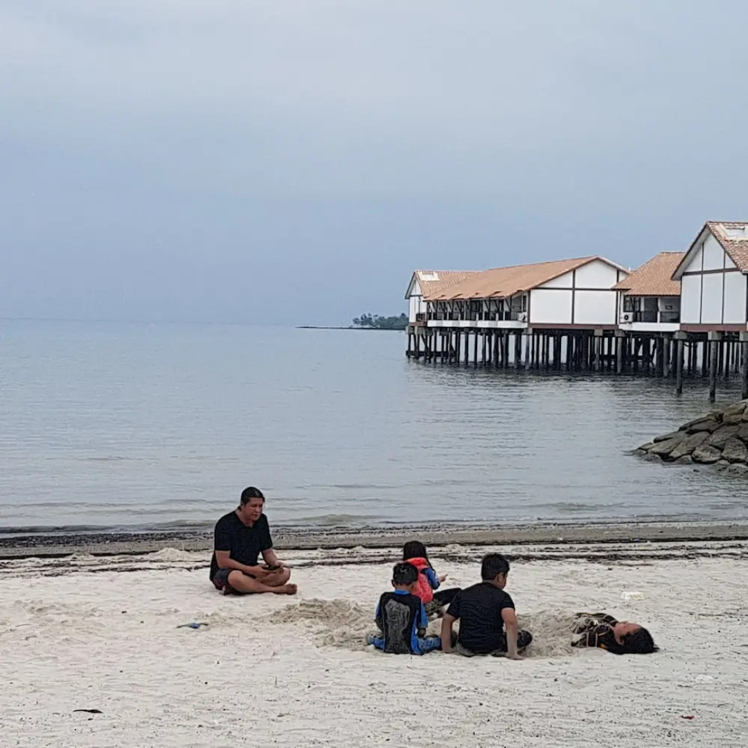 Luxurious Water Chalet by Toki