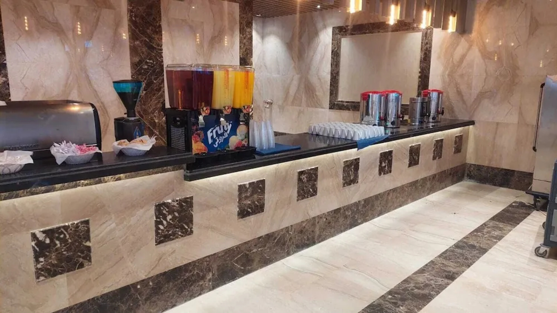 Sirena Beach Resort  Spa