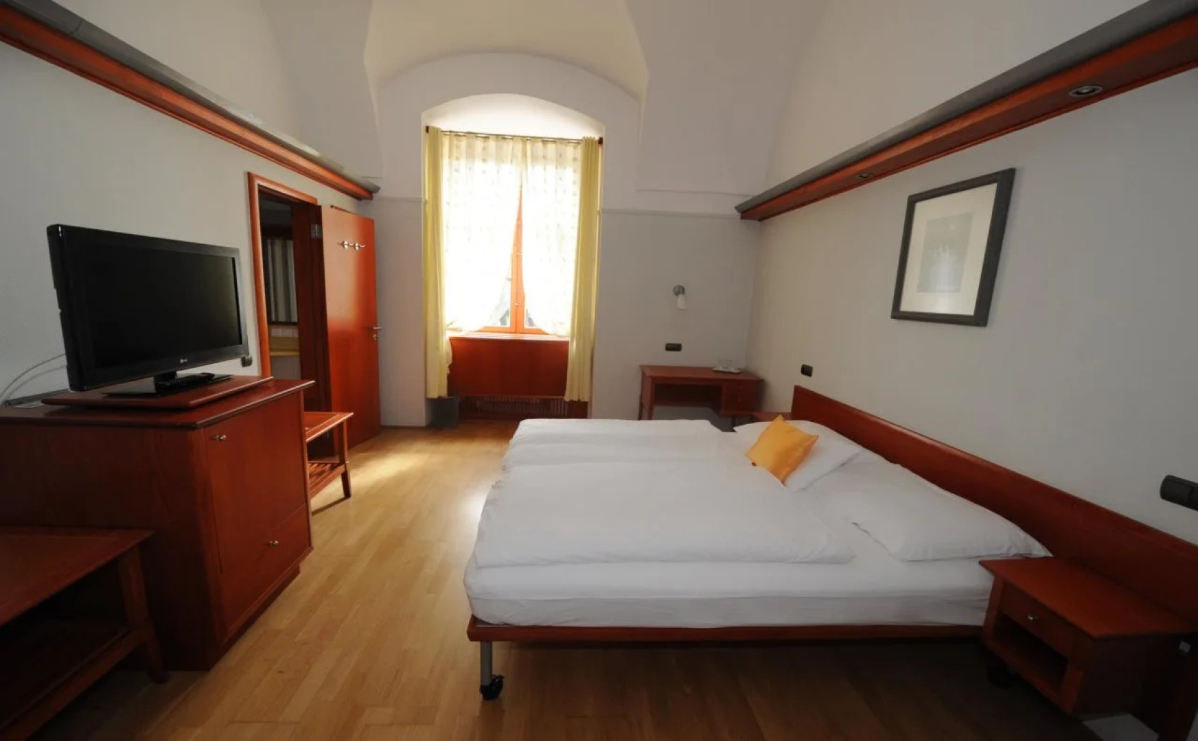 Gizella Hotel and Restaurant