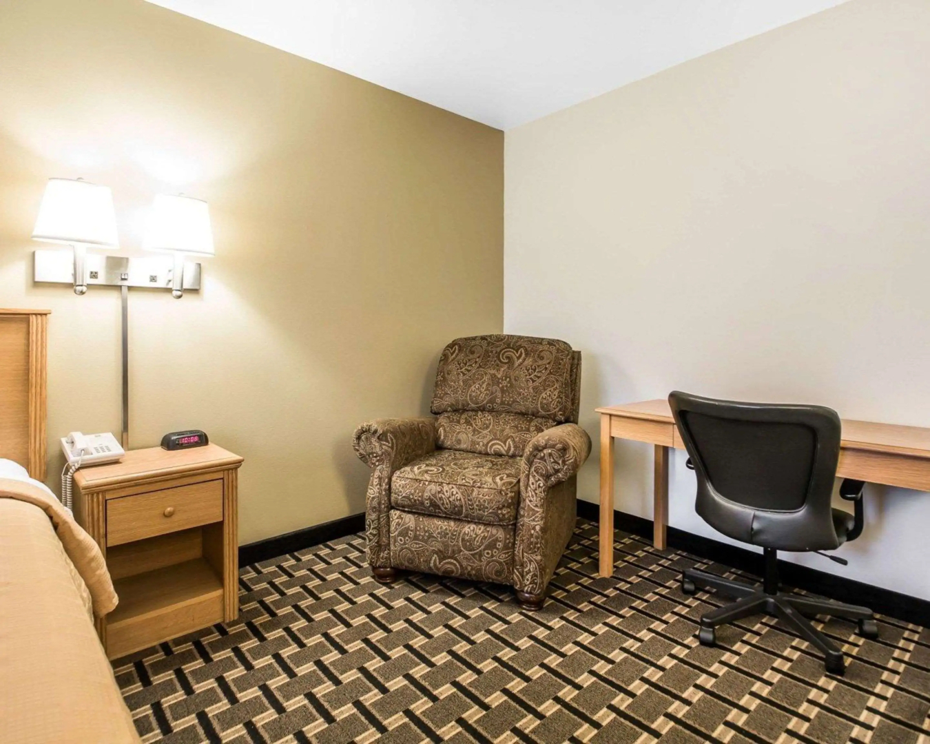 Quality Inn Mauston I-90