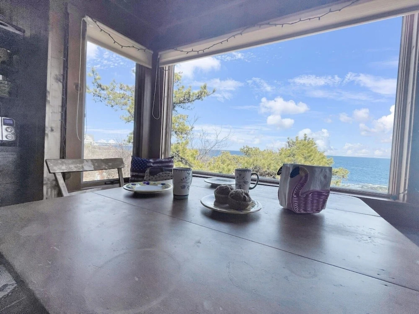 Ragged Rocks - Warm And Inviting Cottage With Uninterrupted Ocean Views 2 Bedroom Home by RedAwning